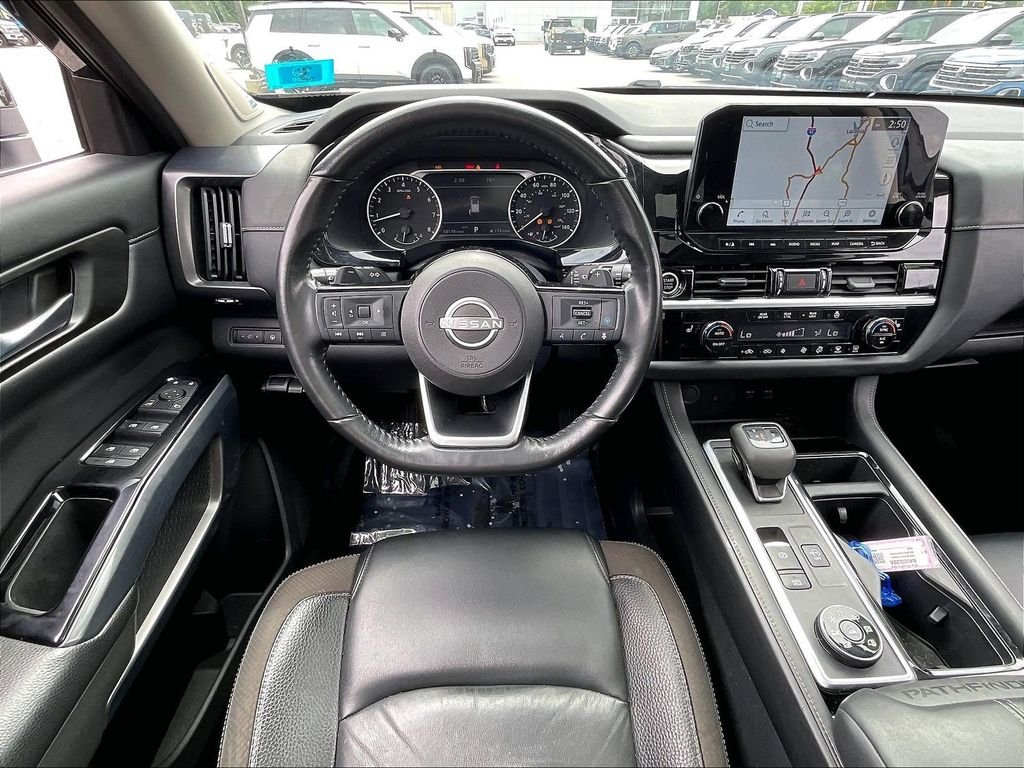 Used 2022 Super Black Nissan SL image 17