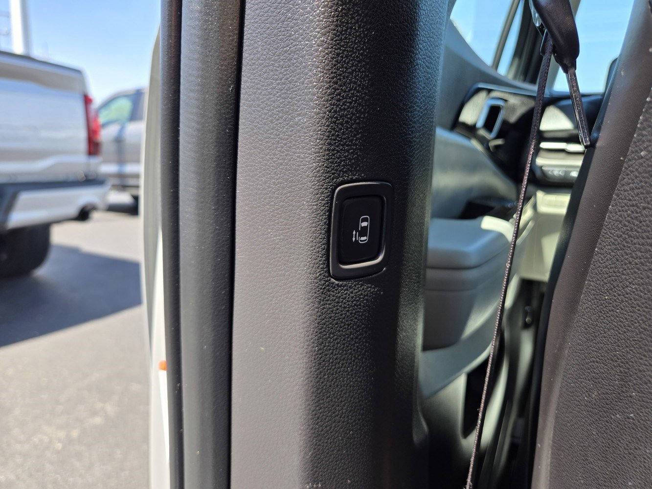 Used 2022 Ceramic Silver Kia SX image 31