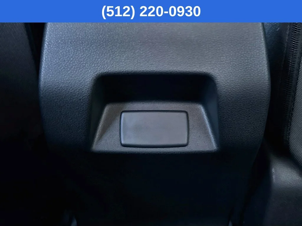 New 2027 CRYSTAL WHITE PEARL Subaru Base image 29