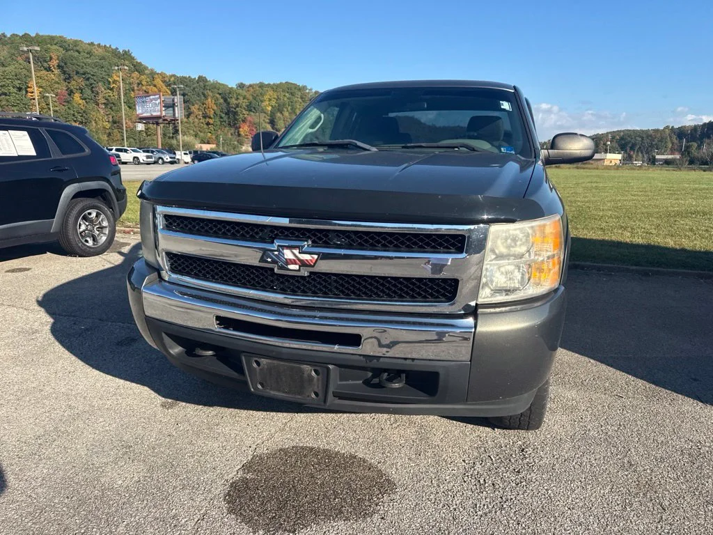 Used 2011 Green Metallic Chevrolet Work Truck image 5