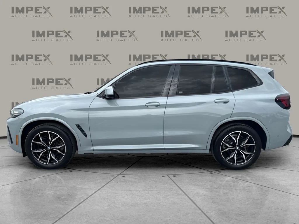 Used 2024 Gray BMW sDrive30i image 2