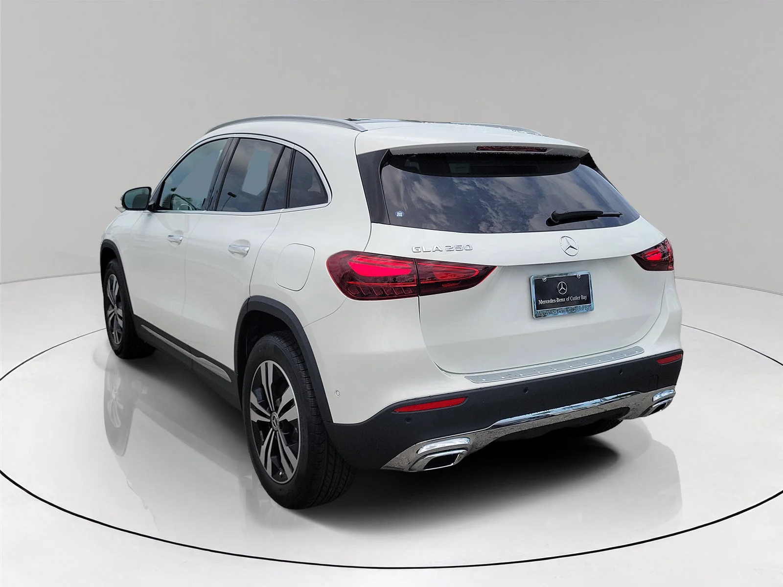 New 2026 Polar White Mercedes-Benz GLA 250 image 6