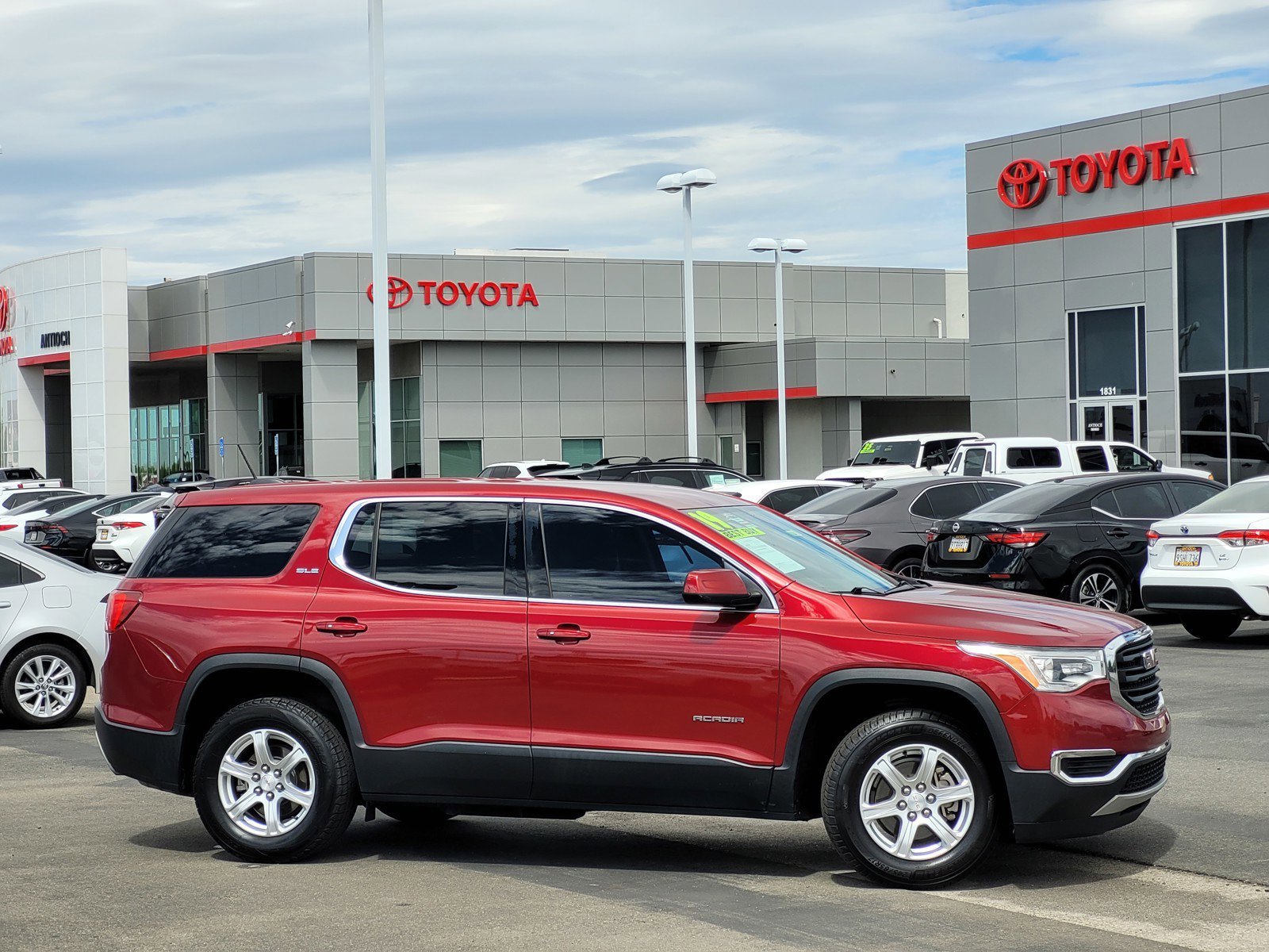 Used 2019 Red Quartz Tintcoat GMC SLE image 3