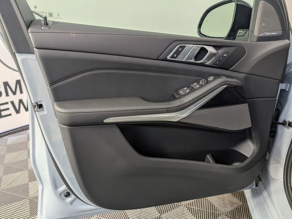 New 2026 Gray BMW xDrive40i image 16
