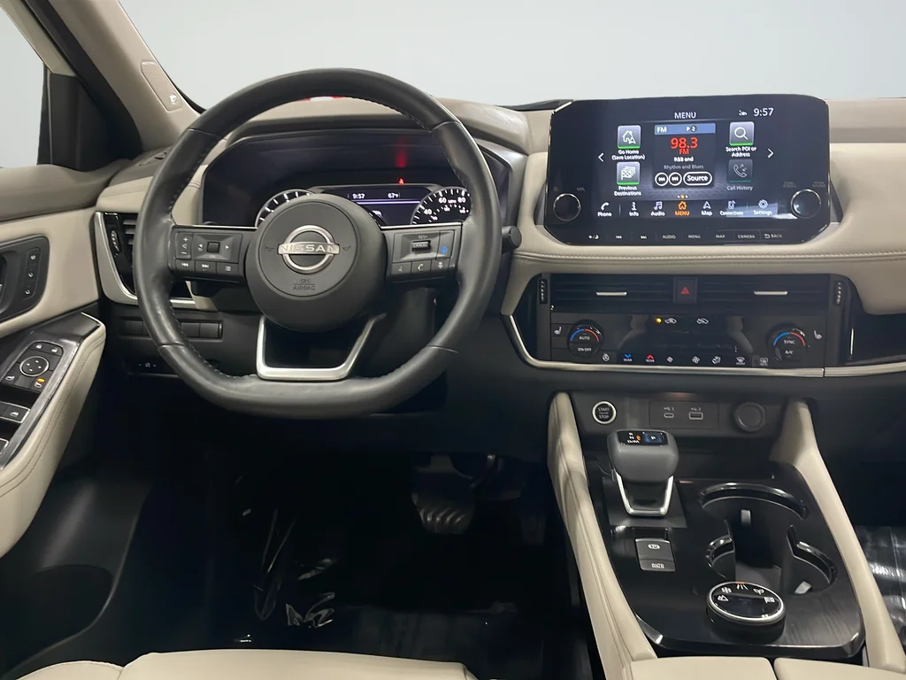Used 2022 White Nissan SL image 12