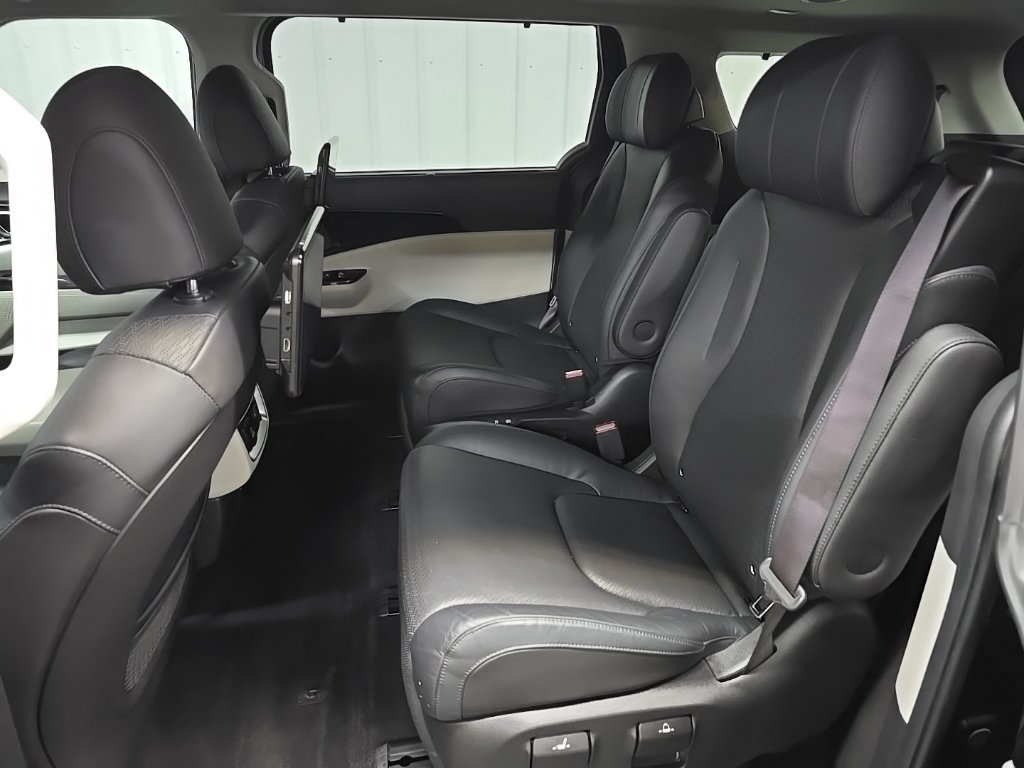 Used 2022 Gray Kia SX Prestige image 33