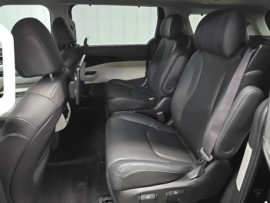Used 2022 Gray Kia SX Prestige image 33