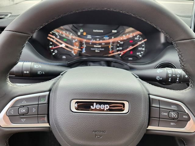 New 2026 Bright White Clear-Coat Exterior Paint Jeep Latitude image 24