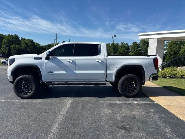 Used 2024 White GMC SLE image 7