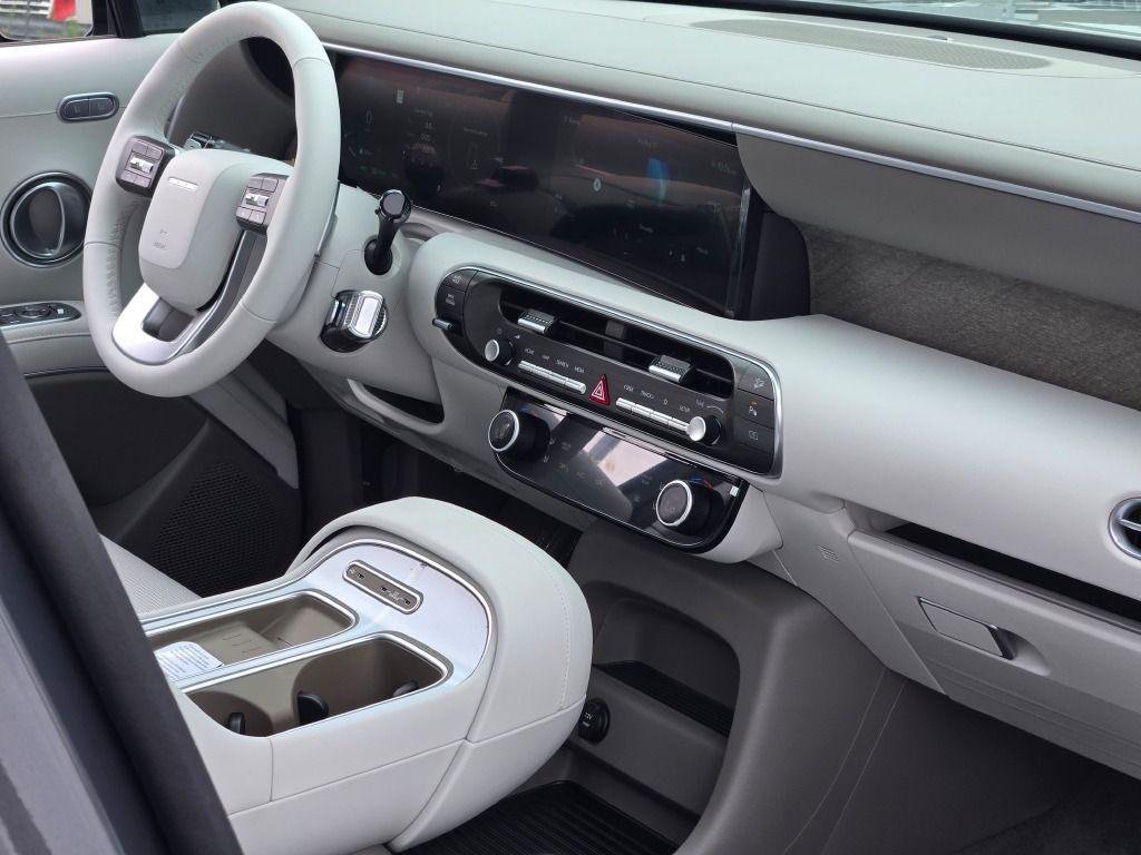New 2026 Gray Pearl Hyundai SEL Premium 7P image 9