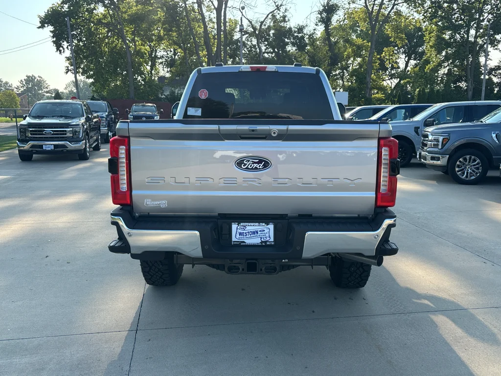 New 2027 Iconic Silver Metallic Ford F-250® XLT image 7