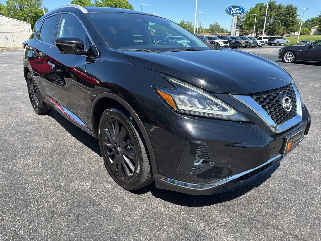Used 2023 Black Nissan SL image 6