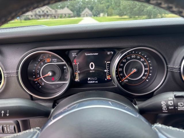 Used 2020 Black Jeep Unlimited Sahara image 18
