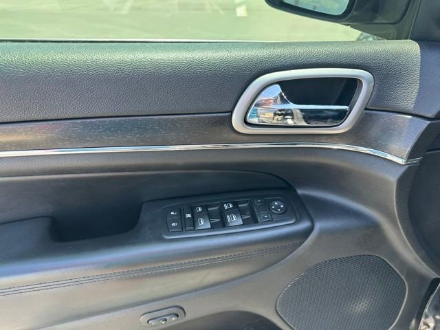 Used 2018 Black Jeep Limited 4x4 image 17