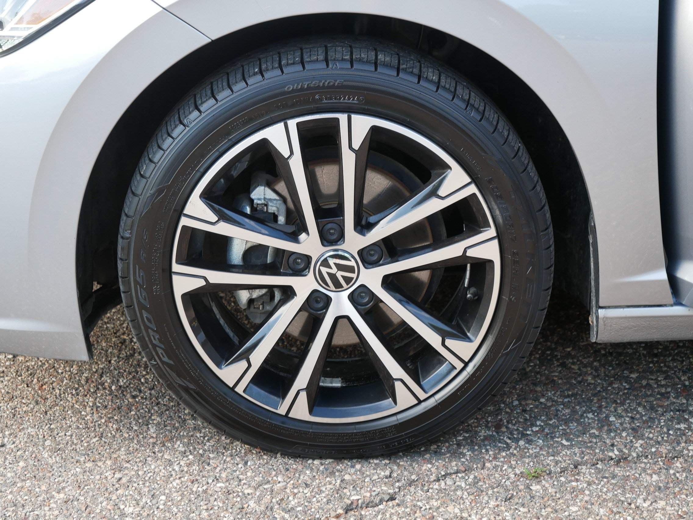 Used 2022 Pyrite Silver Metallic Volkswagen Sport image 15