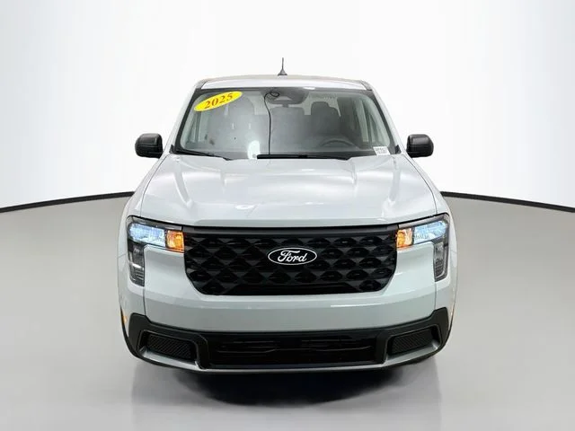 Used 2025 White Metallic Ford XLT image 2