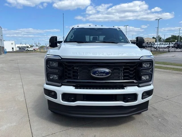 New 2026 Oxford White Ford F-350® XL image 3