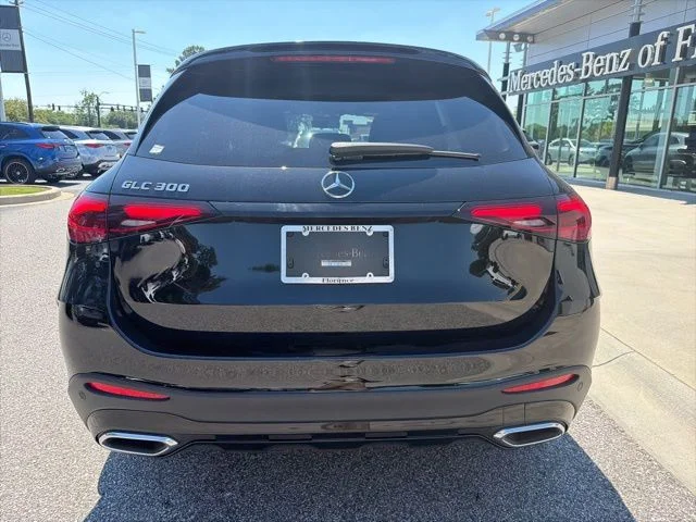 Used 2026 Black Mercedes-Benz GLC 300 image 4