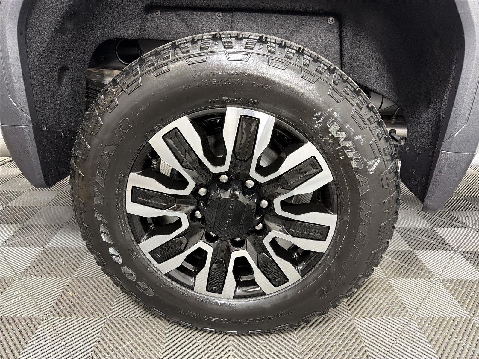 New 2026 Glacier White Tricoat GMC Denali Ultimate image 16