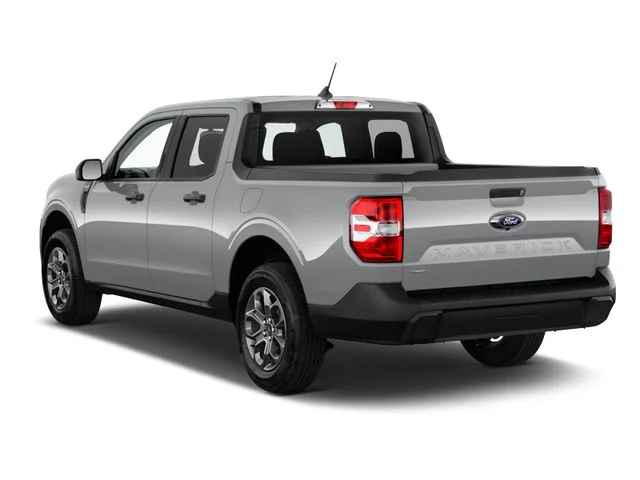 Used 2024 Iconic Silver Metallic Ford XLT image 2
