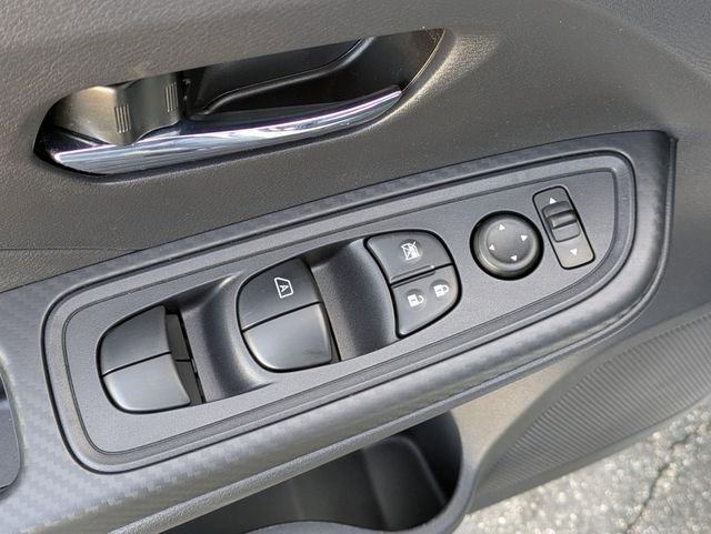 2025 Nissan Versa Sedan SV - Photo 18