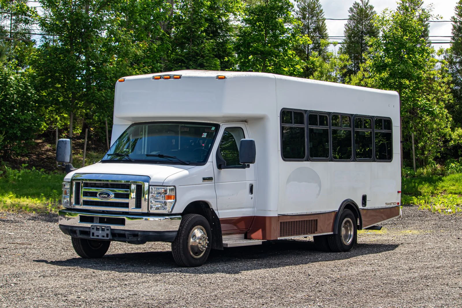 2014 Ford E-Series DRW E-450 Super Duty 158 in WB's photo