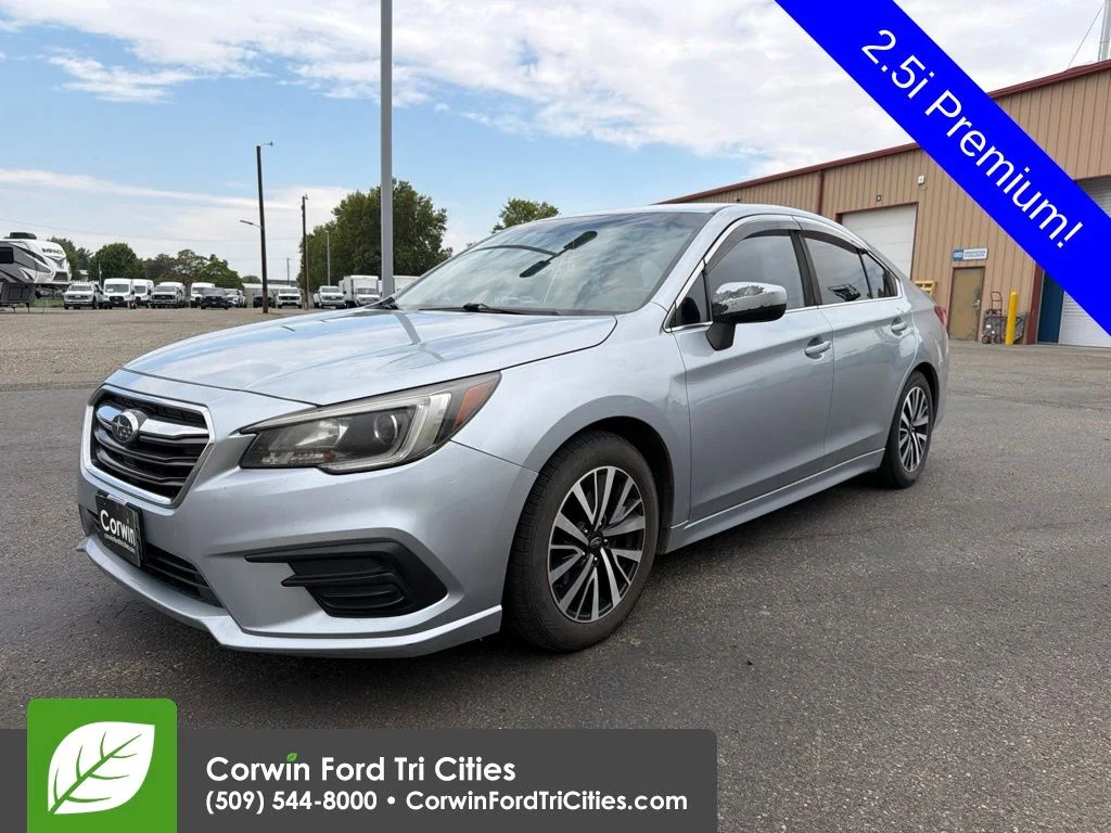 Used 2018 Ice Silver Metallic Subaru 2.5i image 2