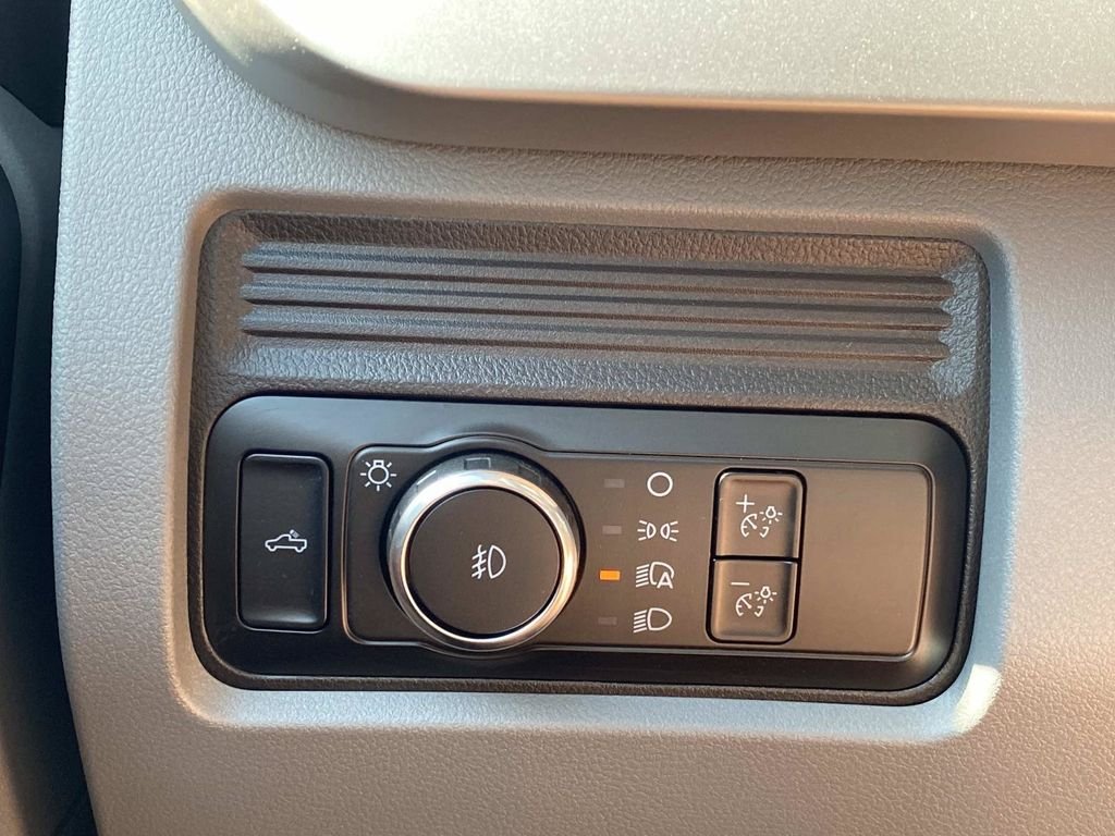 Used 2024 Oxford White Ford XL image 32
