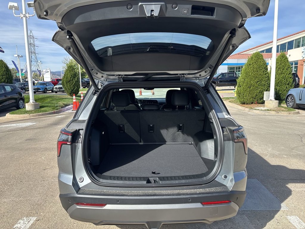 New 2027 Sterling Gray Metallic Chevrolet LT image 27