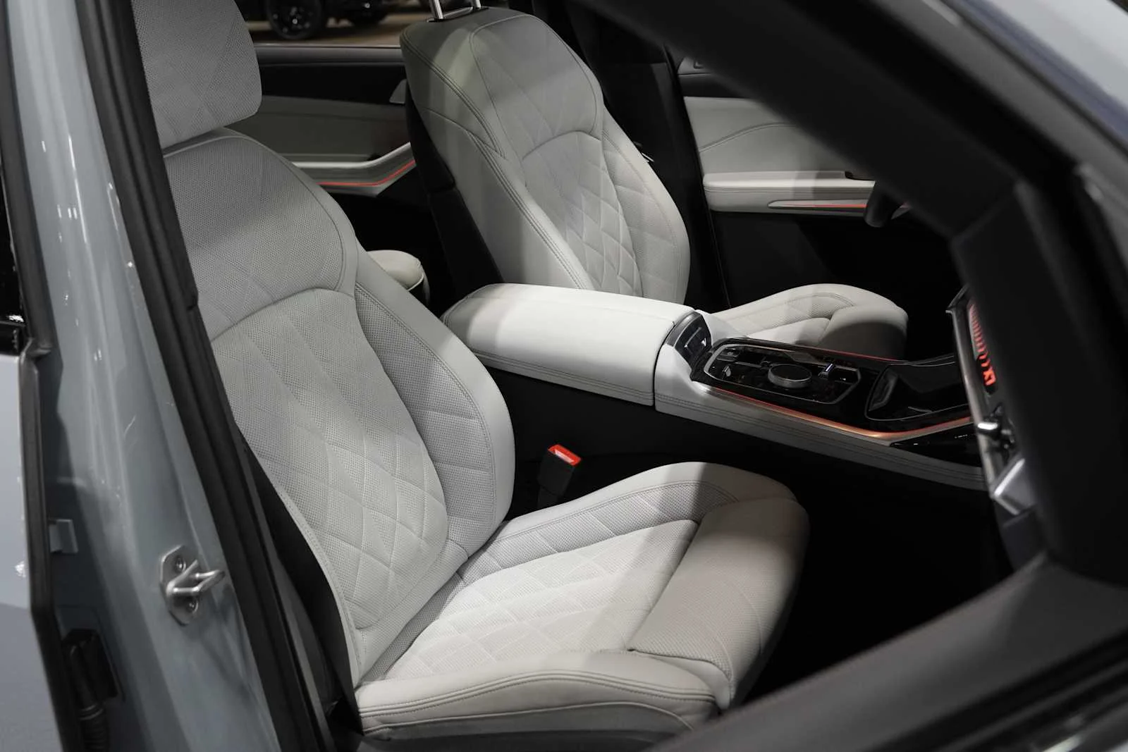 Used 2026 Brooklyn Grey Metallic BMW xDrive40i image 11