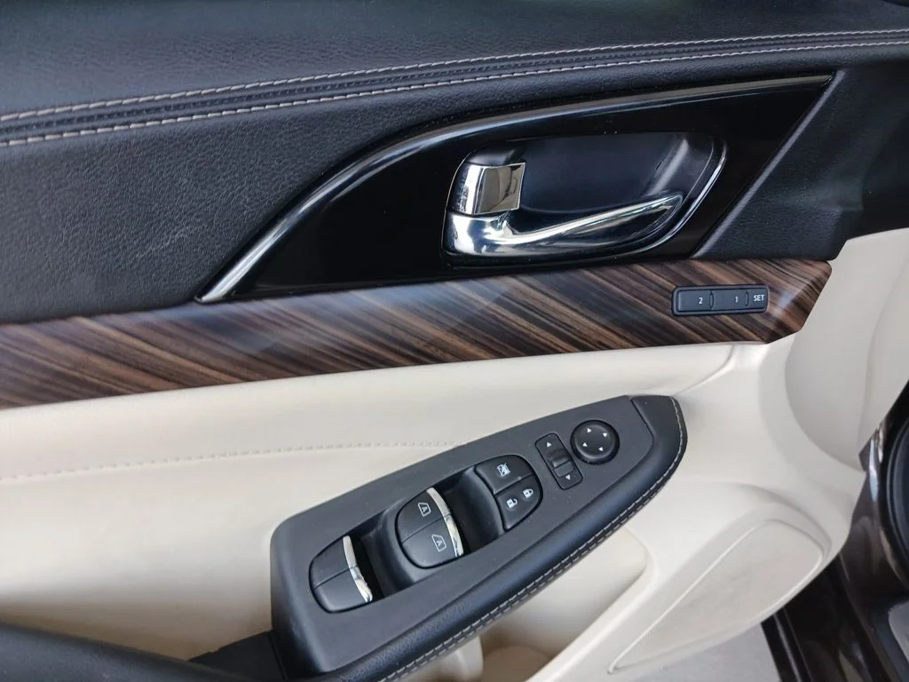 Used 2017 Brown Nissan Platinum image 19
