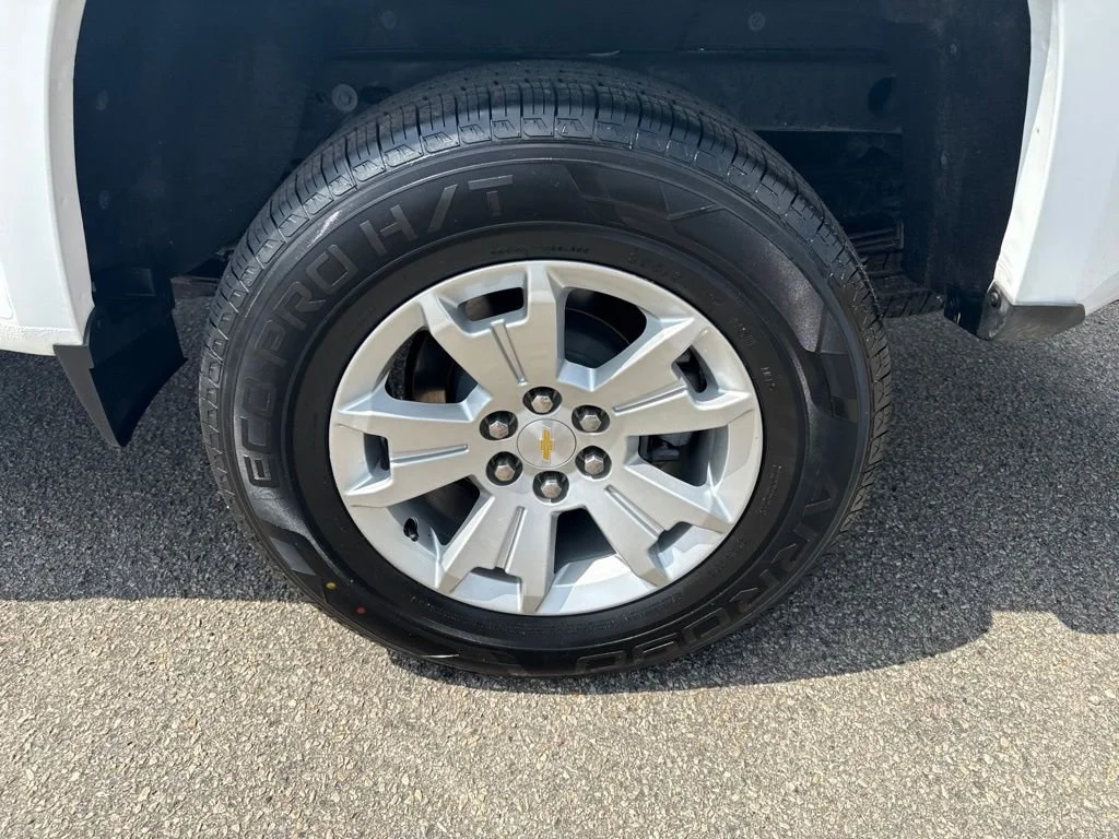 Used 2022 Summit White Chevrolet LT image 26
