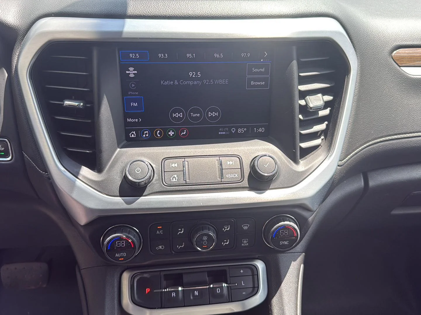 Used 2022 Ebony Twilight Metallic GMC SLE image 6