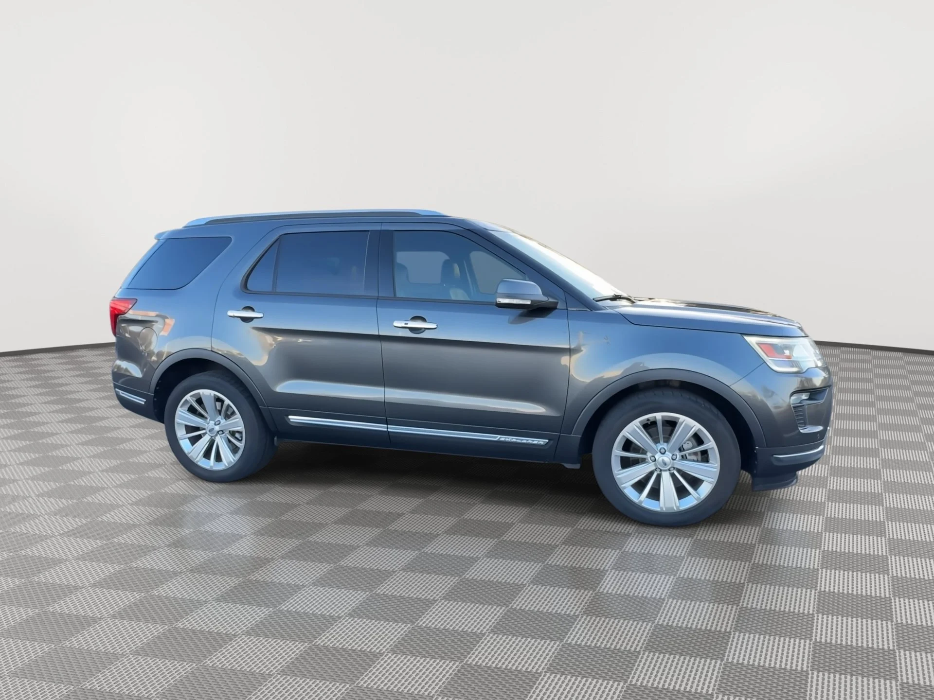 Used 2019 Magnetic Ford Limited image 9