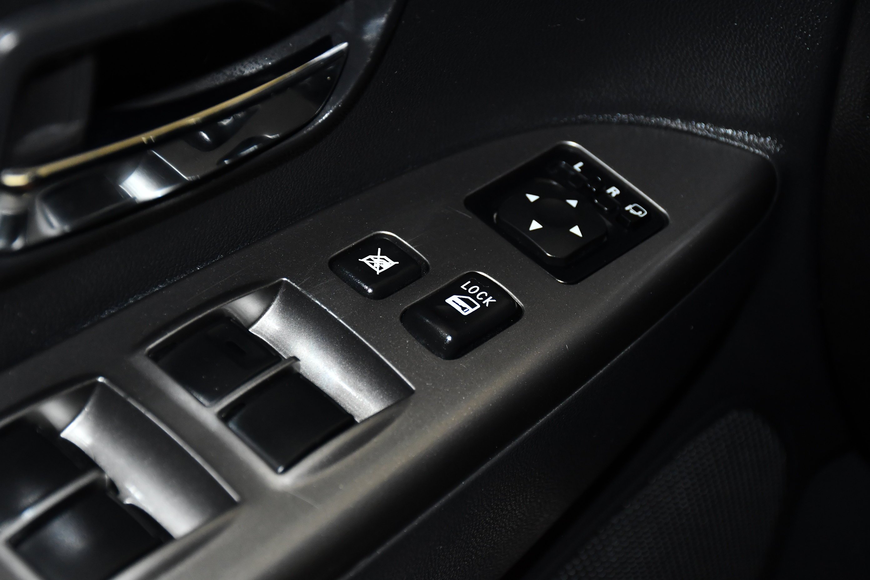 Certified Used 2024 Black Mitsubishi SE image 34