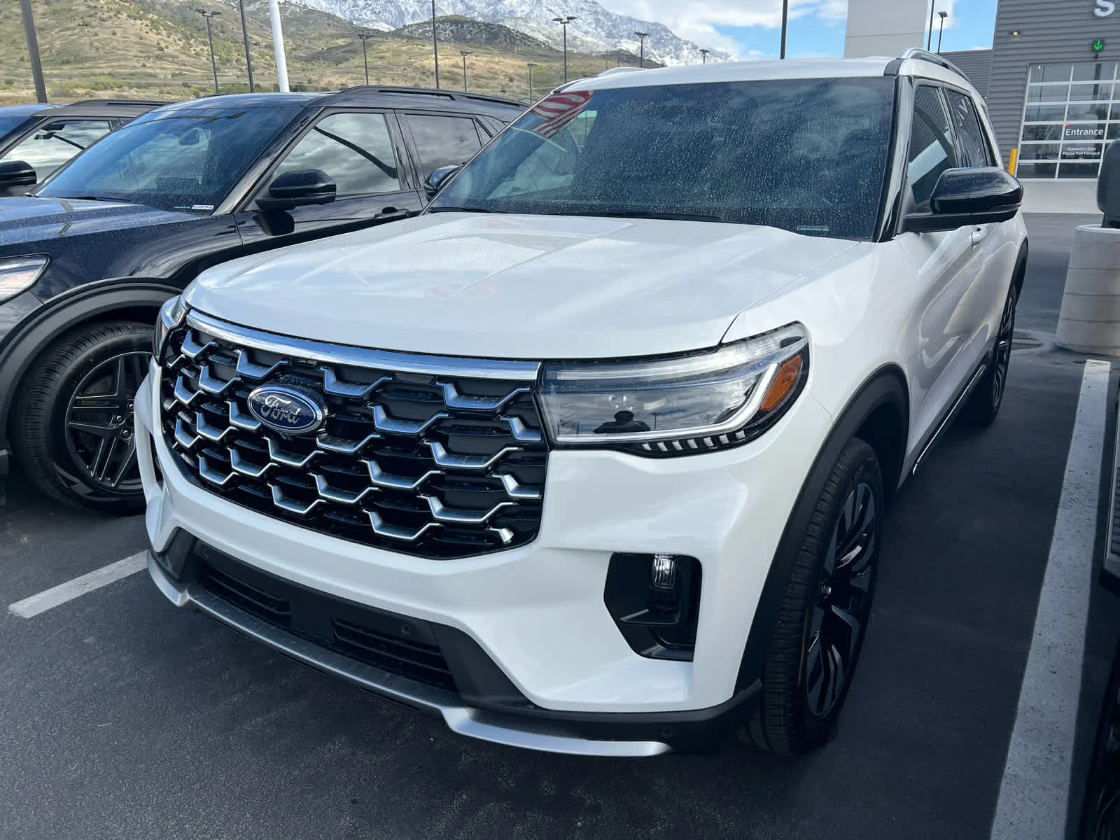 2026 Ford Explorer Platinum 4WD's photo