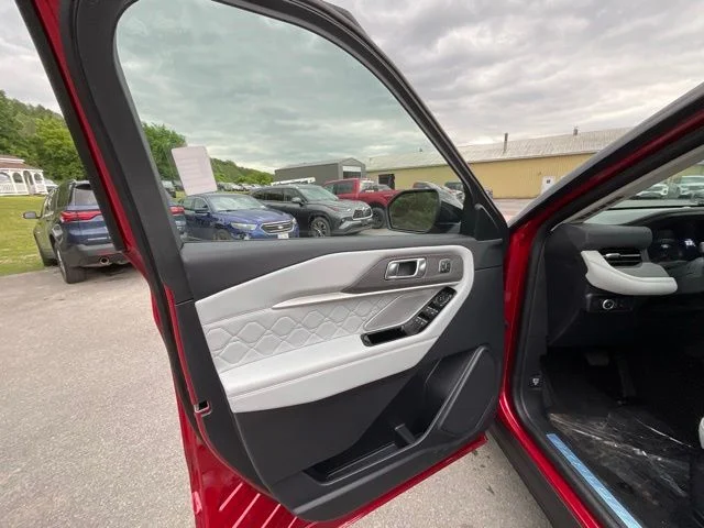 New 2026 Rapid Red Metallic Tinted Clearcoat Ford Platinum™ image 14