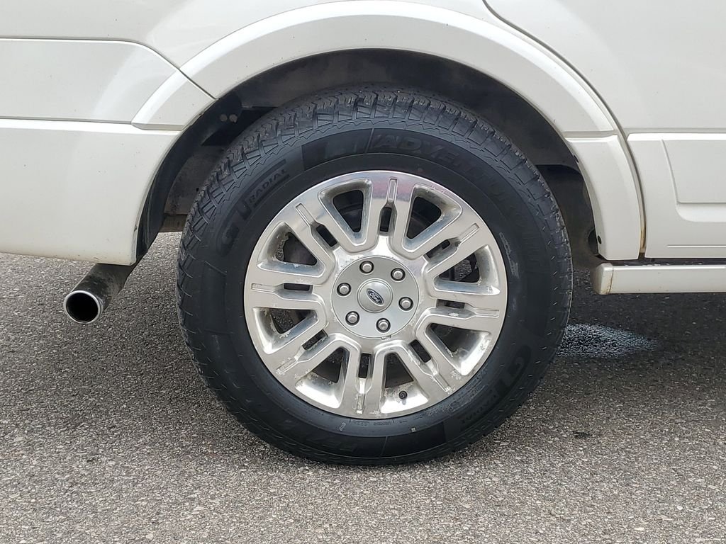 Used 2014 White Ford Limited image 5