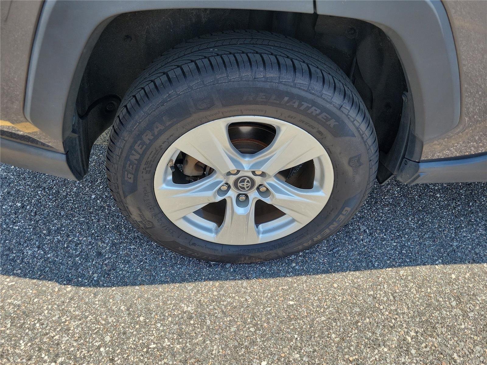 Used 2019 Magnetic Gray Metallic Toyota XLE image 7
