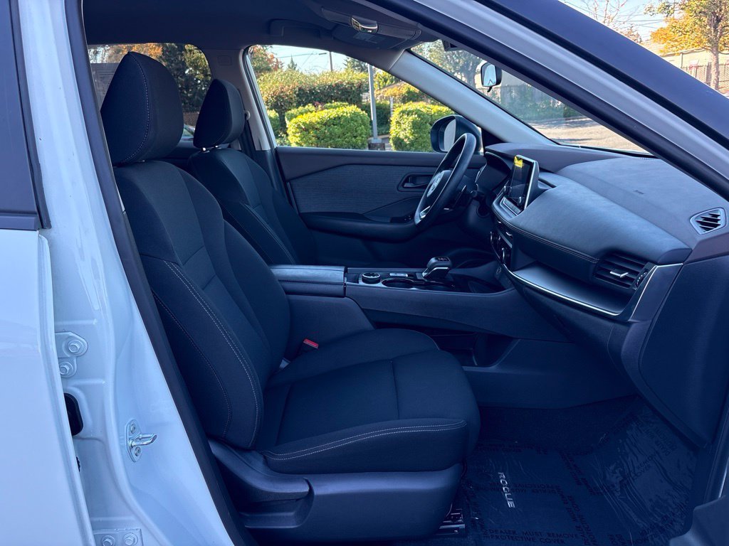 Used 2023 White Nissan S image 24