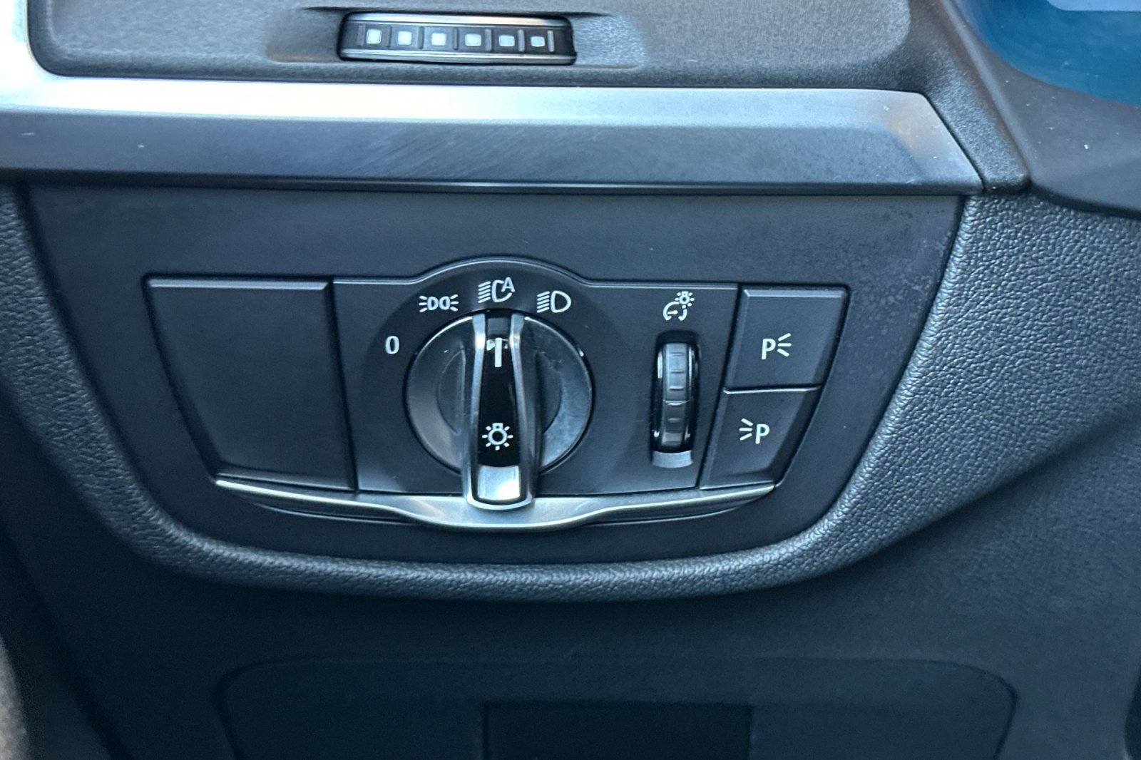 Used 2024  BMW xDrive30i image 31