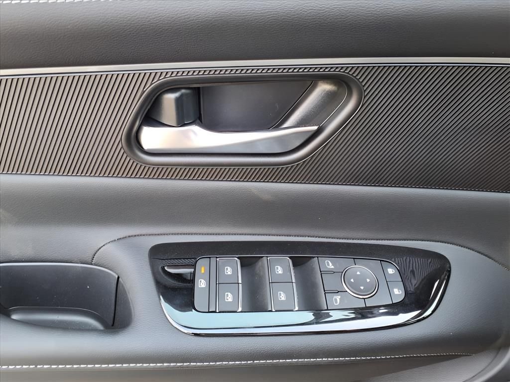 2025 Nissan Murano SV - Photo 13