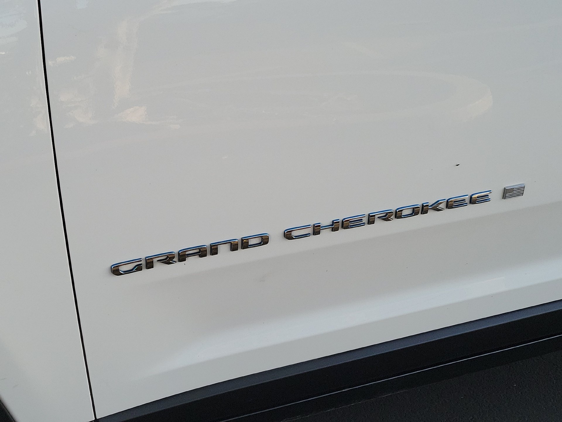 Certified Used 2024 White Jeep 4xe image 8