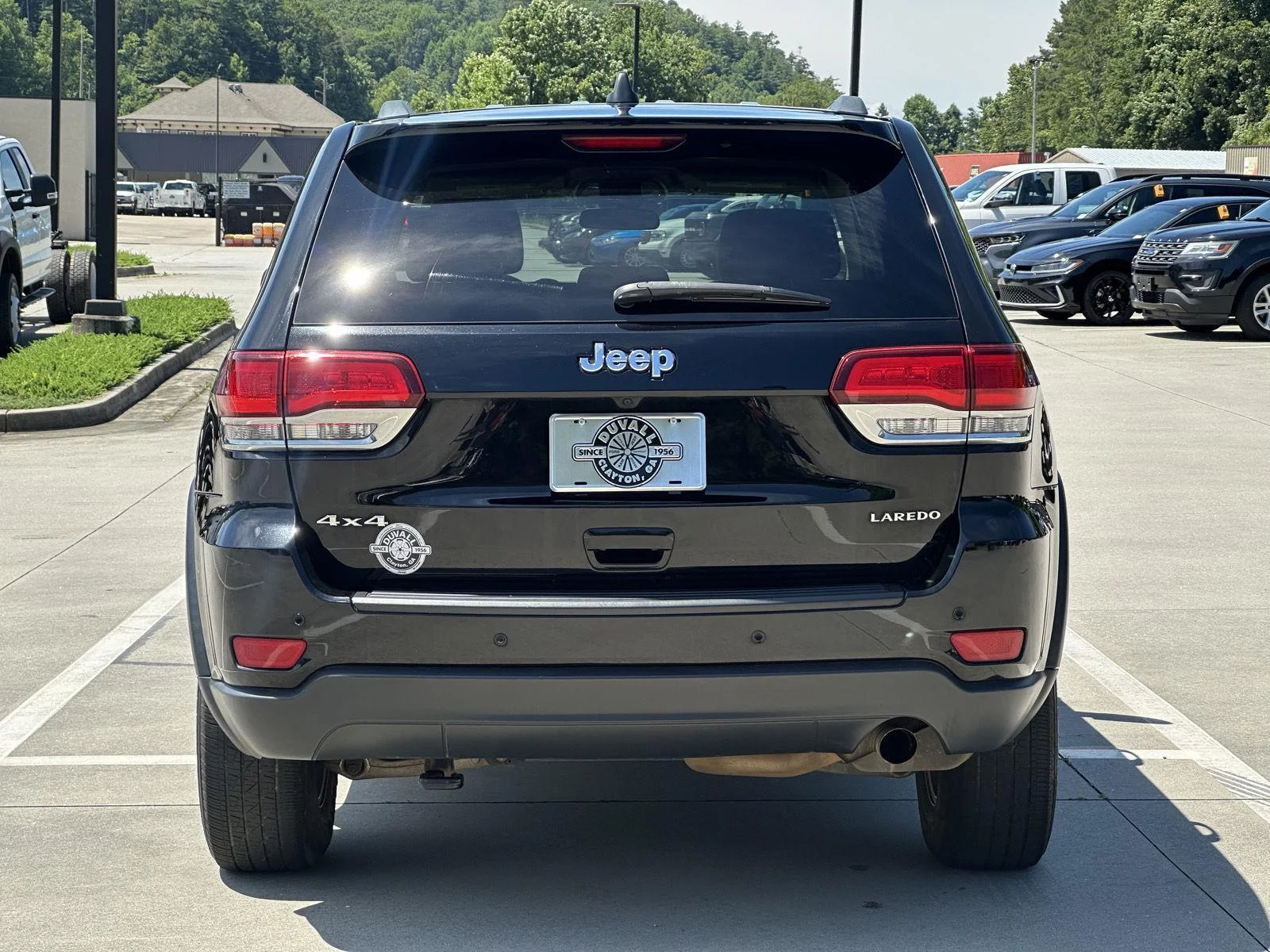 Used 2020 Diamond Black Jeep Laredo E image 6