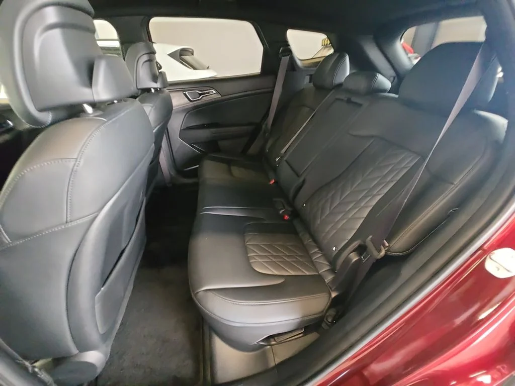 Used 2023 Red Kia X-Line Prestige image 22