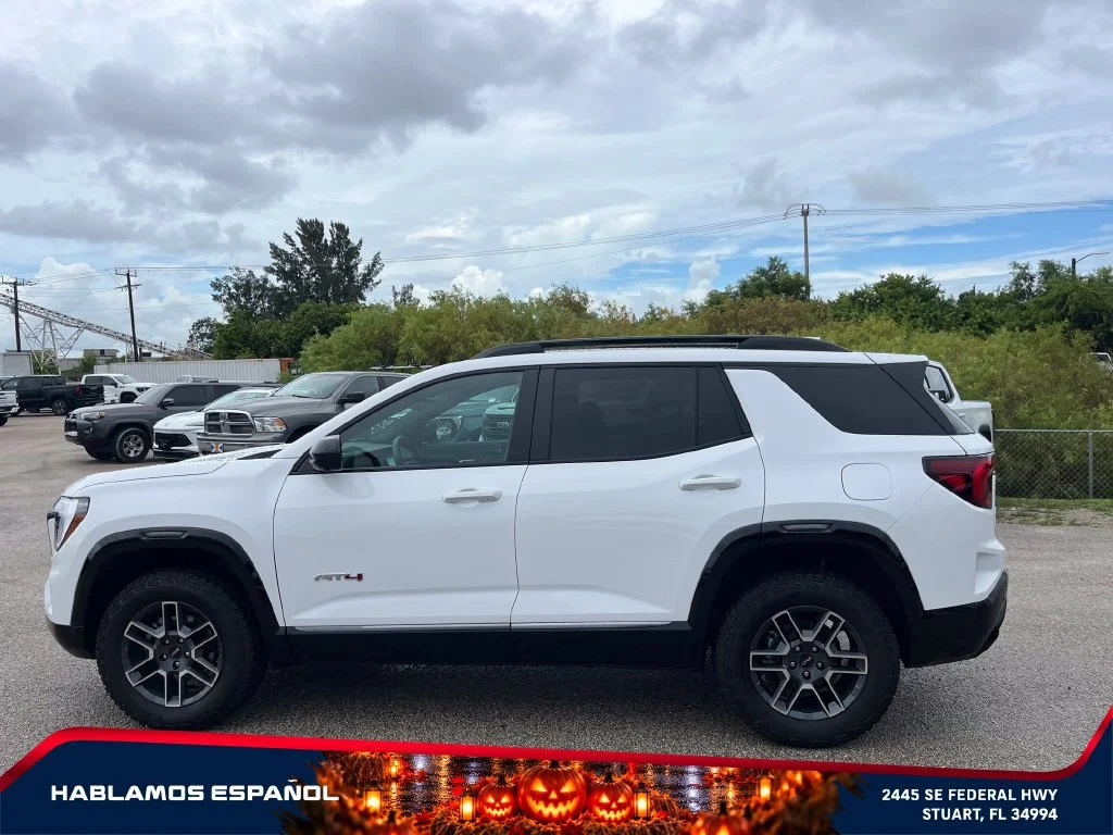 New 2026 Summit White GMC AT4 image 4