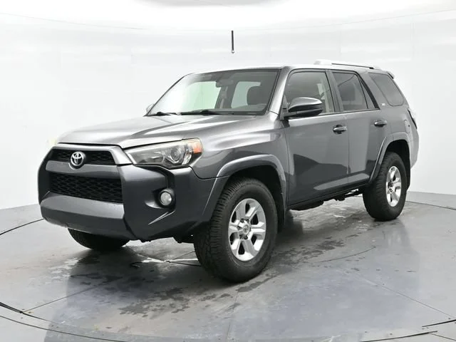 Used 2014 Magnetic Gray Met Toyota SR5 image 3