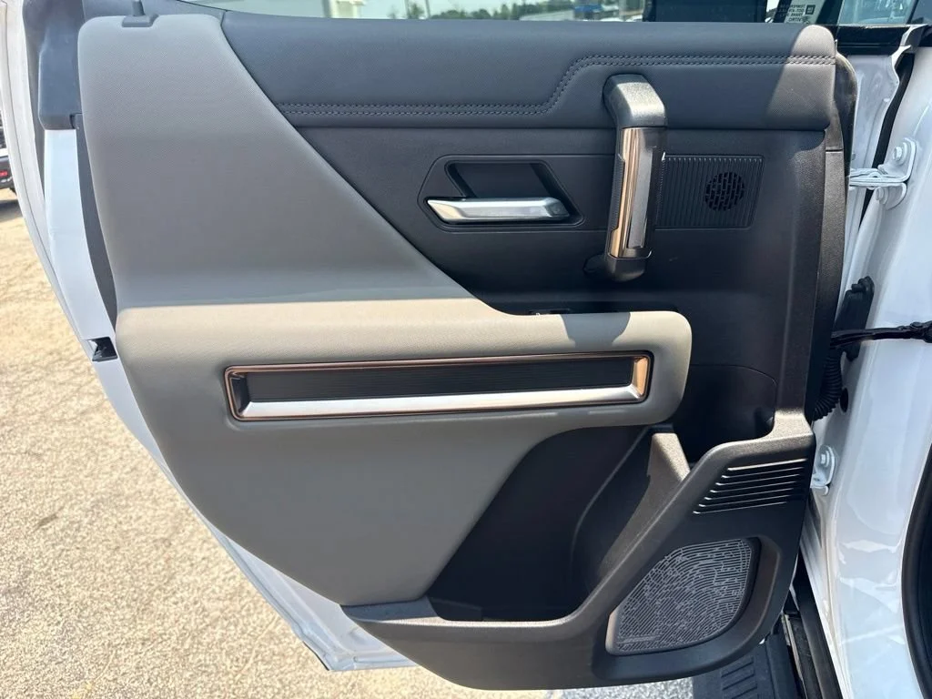 Used 2025 Interstellar White GMC 2X image 30