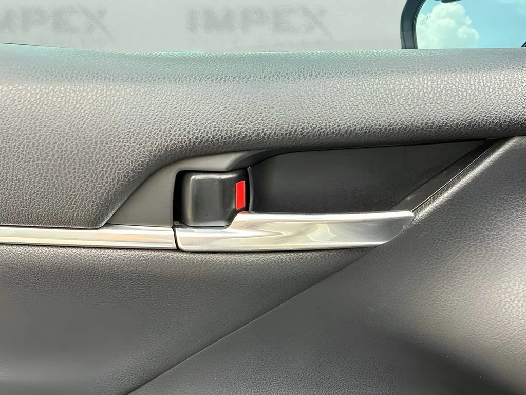 Used 2019  Toyota XSE image 12