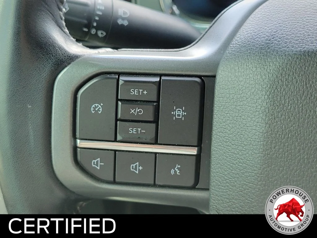Used 2022 White Ford Lariat image 27
